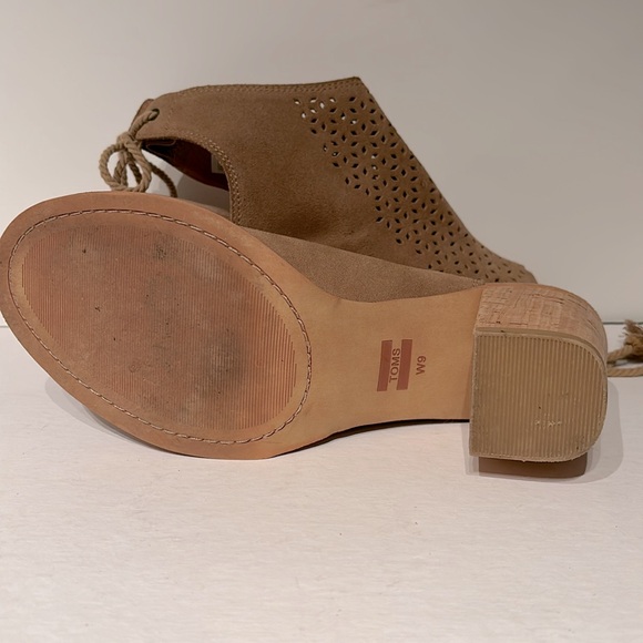 Toms Tan Cut-Out Block Heels - Picture 7 of 7